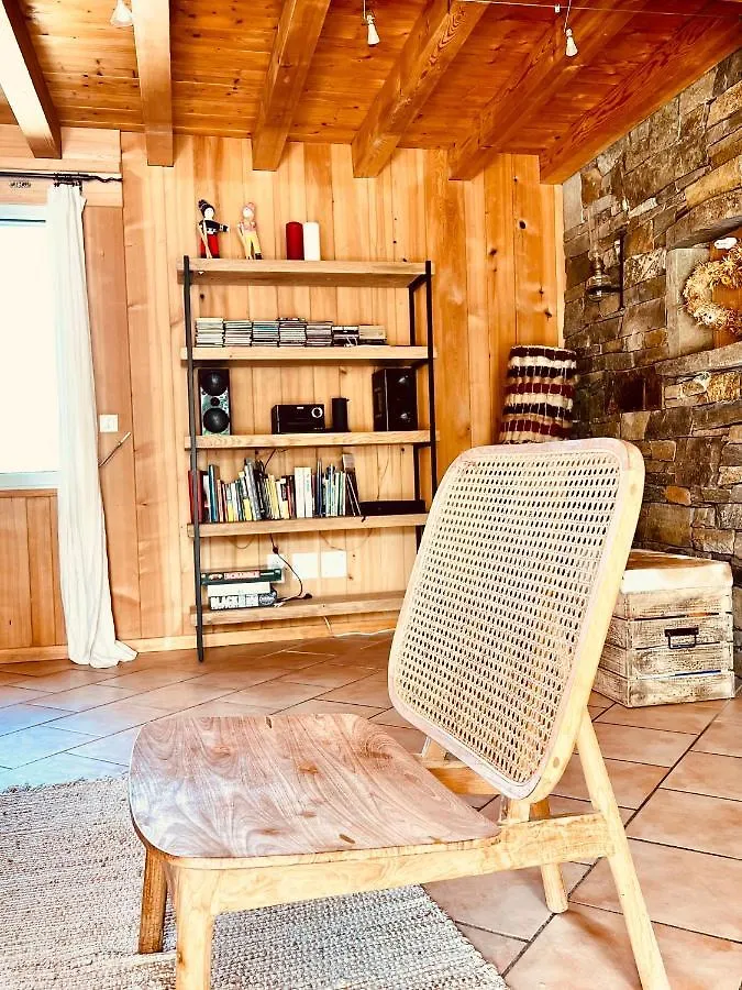 * Magnifique Chalet Entre Les Pistes Et La Ville * カンパン フランス