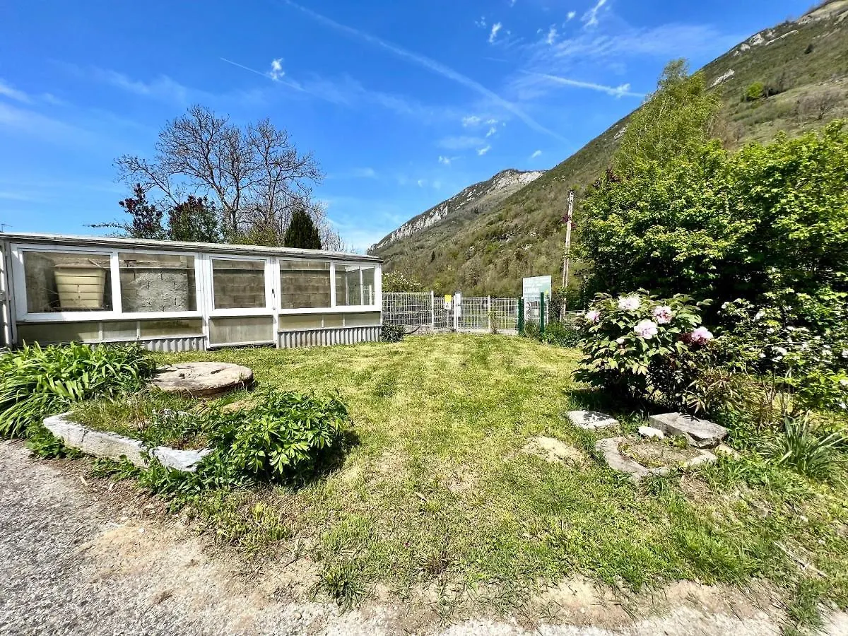* Magnifique Chalet Entre Les Pistes Et La Ville * カンパン フランス